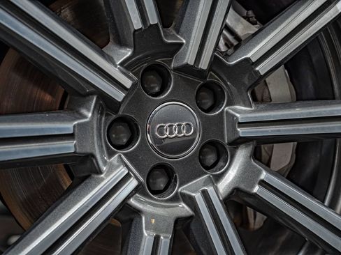 Used 2017 Audi Q7 3.0T Prestige AWD/4WD image 11