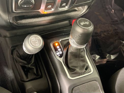 Used 2023 Jeep Wrangler Sport AWD/4WD image 16