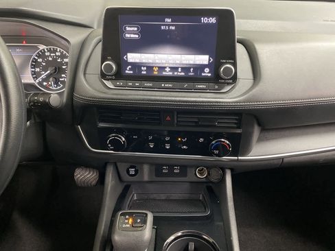 Used 2024 Nissan Rogue S image 24