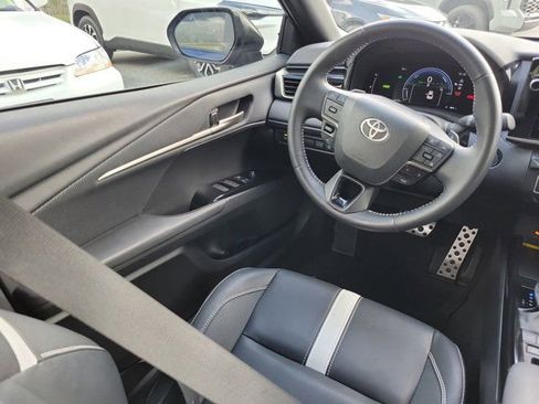 Used 2025 Toyota Camry SE w/ Multimedia Upgrade Package image 22