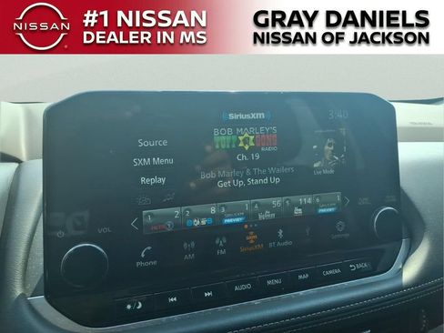 Used 2023 Nissan Rogue SL w/ SL Premium Package FWD image 17