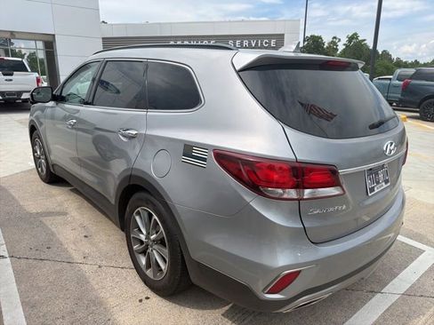 Used 2017 Hyundai Santa Fe SE FWD image 17