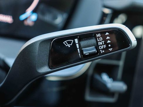 Used 2025 Porsche Panamera 4 image 31