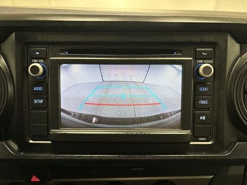 Used 2019 Toyota Tacoma SR image 33
