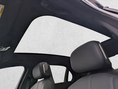 Used 2023 BMW 740i image 16