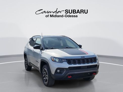 Used 2025 Jeep Compass Trailhawk AWD/4WD image 1