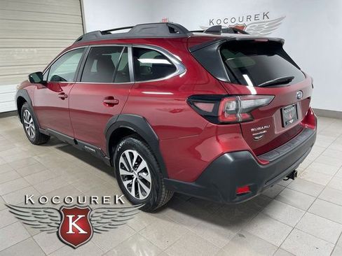 Used 2025 Subaru Outback Premium AWD/4WD image 4