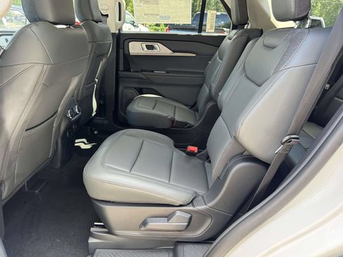 New 2026 Ford Explorer Active w/ Active Comfort Package AWD/4WD image 17