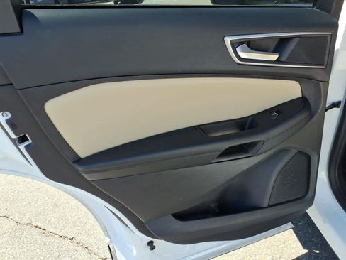 Used 2022 Ford Edge SEL w/ Convenience Package AWD/4WD image 12