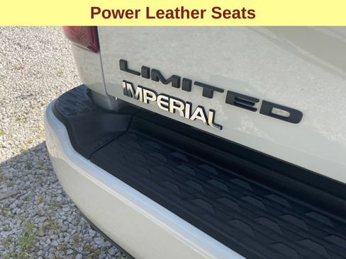 Used 2025 RAM 3500 Limited AWD/4WD image 11