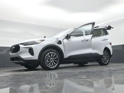 New 2025 Ford Escape SE w/ PHEV Premium Package image 69