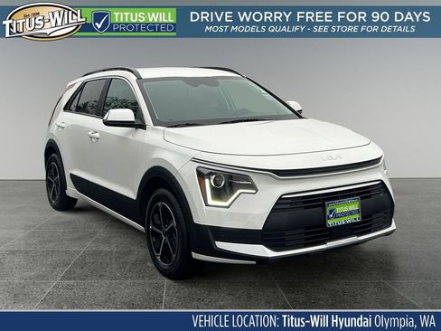 Used 2023 Kia Niro EX image 1