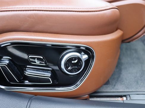 Used 2015 Audi A8 4.0T w/ Luxury Package image 24