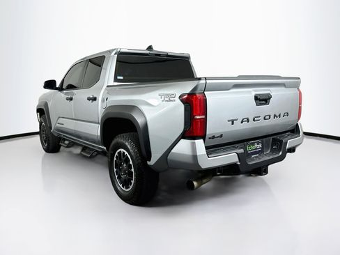 Used 2025 Toyota Tacoma TRD Off-Road AWD/4WD image 5