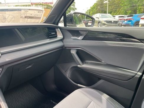 New 2026 Volkswagen Tiguan SE R-Line FWD image 20