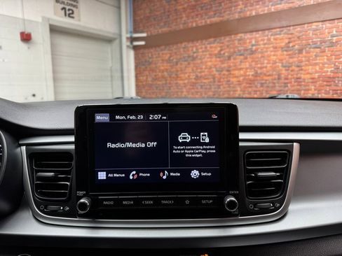 Used 2022 Kia Rio S w/ Technology Package image 18