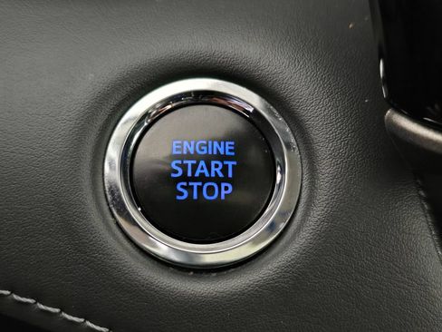 Used 2022 Toyota Highlander XLE AWD/4WD image 33