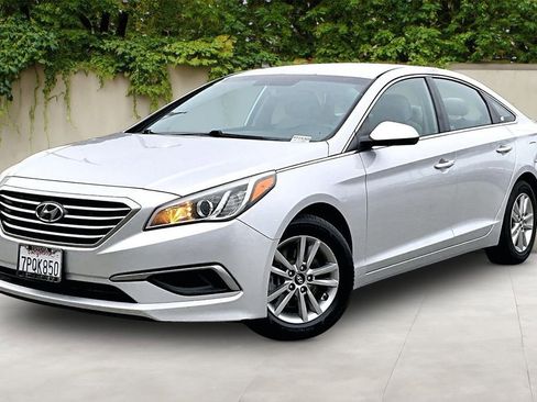 Used 2016 Hyundai Sonata SE FWD image 3