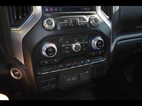 Used 2020 GMC Sierra 1500 SLE image 12