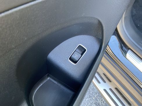 Used 2024 Mercedes-Benz GLS 63 AMG 4MATIC image 27