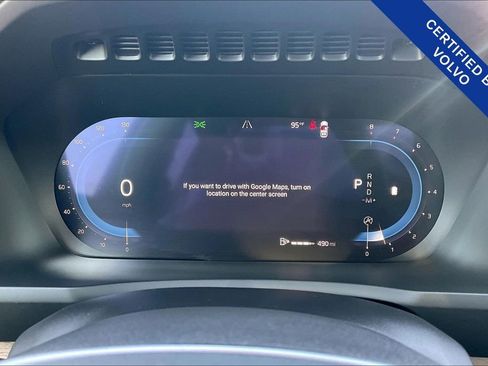 Certified 2025 Volvo XC90 B6 Plus image 27