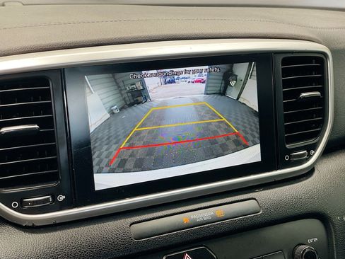 Used 2022 Kia Sportage LX w/ LX FWD Value Edition Package image 9