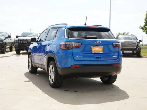 Used 2023 Jeep Compass Latitude AWD/4WD image 7