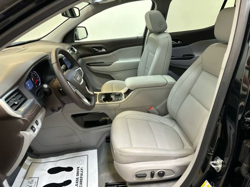 Used 2023 GMC Acadia SLT w/ Preferred Package AWD/4WD image 4