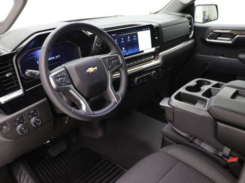 Used 2024 Chevrolet Silverado 1500 LT image 17