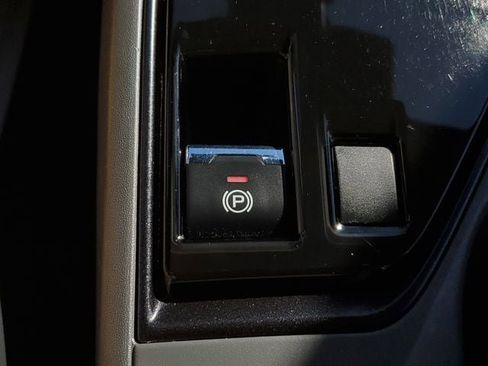 Certified 2024 Subaru Crosstrek 2.5i Limited w/ Crosstrek Mirror Package image 30