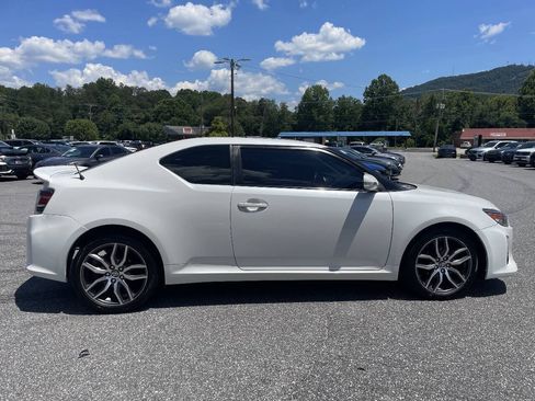 Used 2015 Scion tC FWD image 7