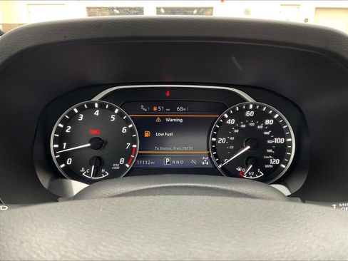 Used 2025 Nissan Frontier SV AWD/4WD image 14