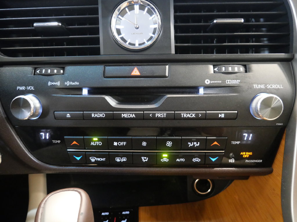 Used 2016 Lexus RX 450h AWD image 23