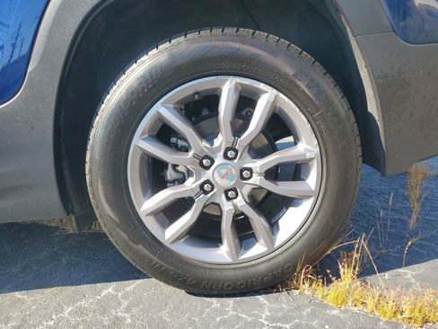 Used 2023 GMC Terrain SLT image 10