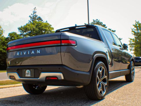 Used 2022 Rivian R1T Launch Edition AWD/4WD image 5
