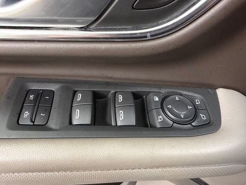 Used 2022 GMC Yukon SLT w/ SLT Luxury Package RWD image 14
