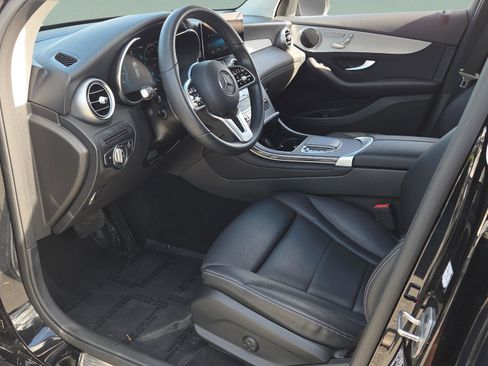 Certified 2022 Mercedes-Benz GLC 300 image 9
