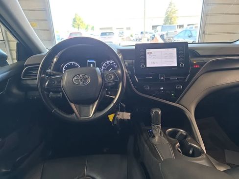 Used 2021 Toyota Camry SE w/ Carpet Mat Package (TMS) image 14