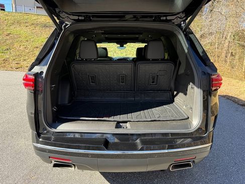 Used 2023 Chevrolet Traverse High Country w/ LPO, Floor Liner Package image 20