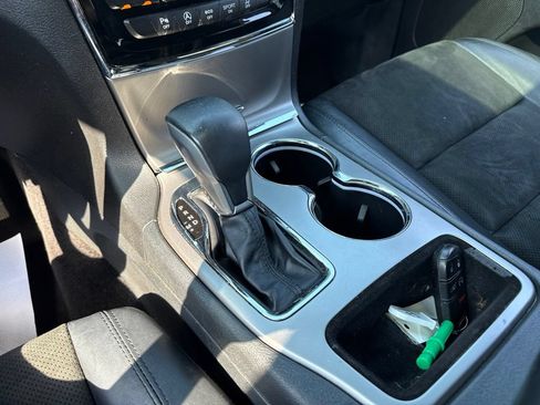 Used 2019 Jeep Grand Cherokee Altitude AWD/4WD image 39