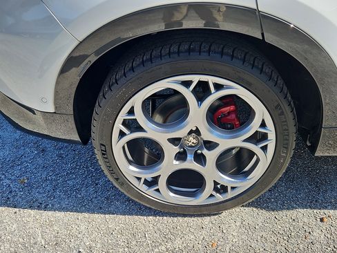 Used 2024 Alfa Romeo Tonale Veloce image 5