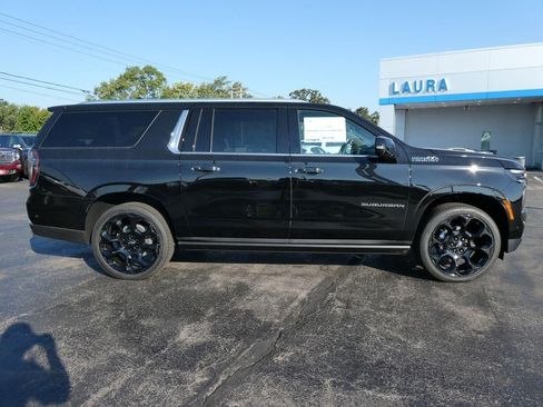 New 2026 Chevrolet Suburban High Country AWD/4WD image 3