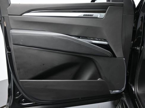 Used 2025 Cadillac Escalade ESV Premium Luxury image 52