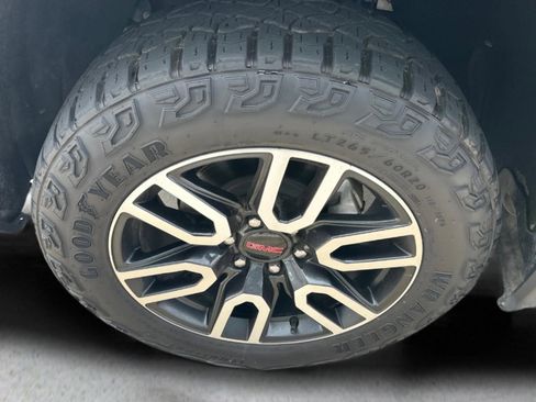 Used 2024 GMC Sierra 1500 AT4 w/ Technology Package AWD/4WD image 6