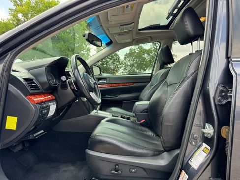 Used 2010 Subaru Outback 3.6R Limited AWD/4WD image 15