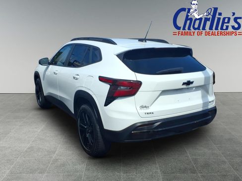 Used 2024 Chevrolet Trax ACTIV w/ Driver Confidence Package FWD image 5