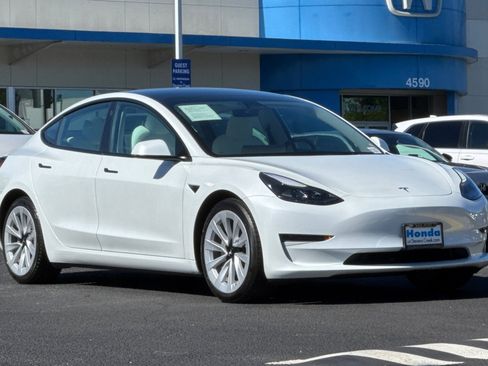 Used 2023 Tesla Model 3 Standard Range RWD image 6