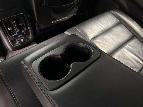 Used 2019 Jeep Grand Cherokee Limited AWD/4WD image 26