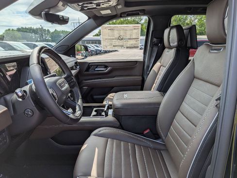 New 2026 GMC Yukon Denali Ultimate AWD/4WD image 11