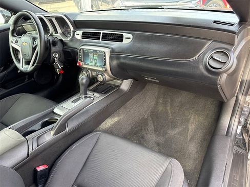 Used 2014 Chevrolet Camaro LT image 16